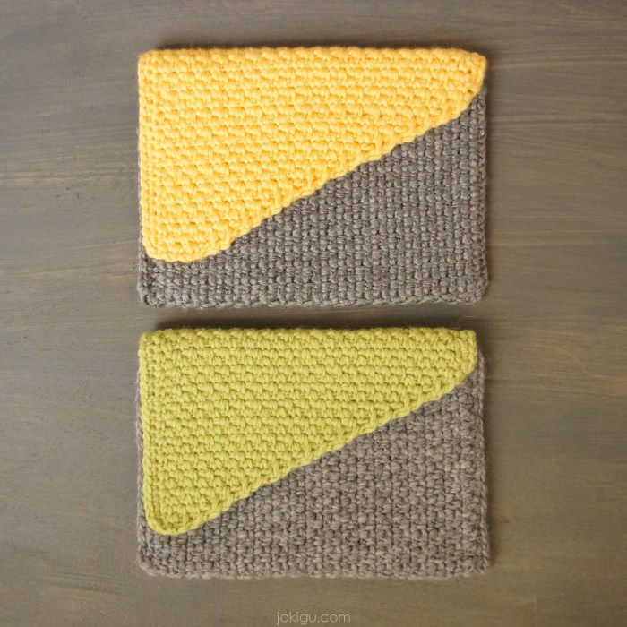 Crochet Clutch - easy crochet pattern by jakigu.com