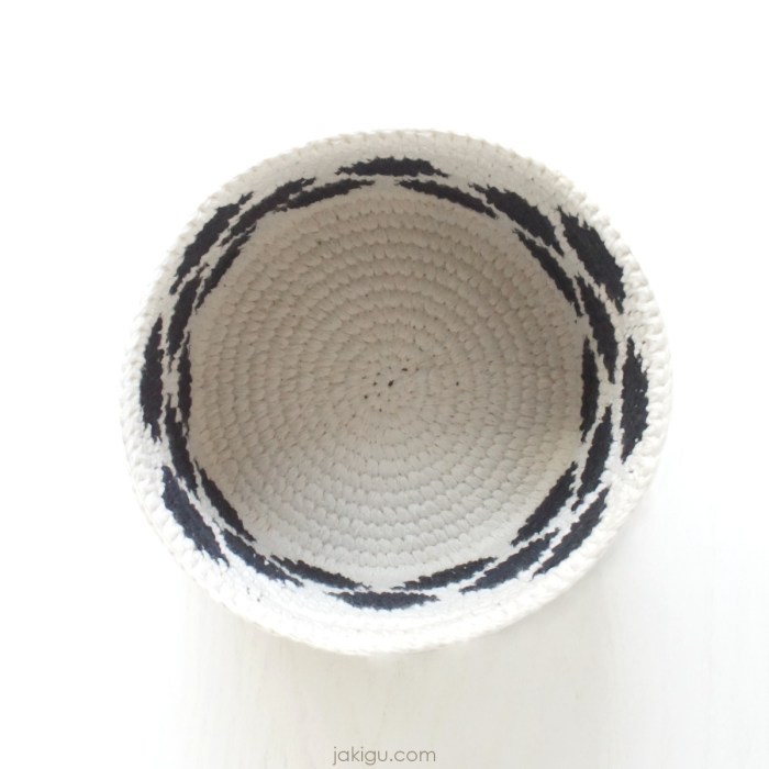 polka dot basket | jakigu.com crochet pattern