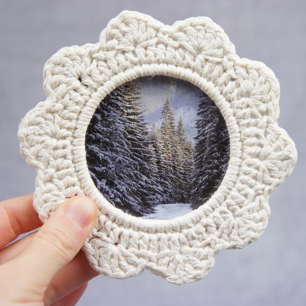 attaching pictures to crochet frames